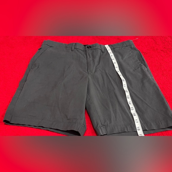 Goodfellow & Co Men’s Large Charcoal Performance Stretch Shorts 9” Inseam - Picture 5 of 8